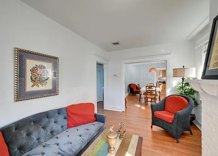 2 Blocks To Ventnor City Beach: Pet-Friendly Gem!