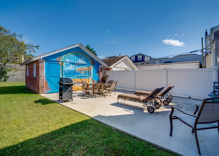 2 Blocks To Beach & Boardwalk: Ventnor City Escape